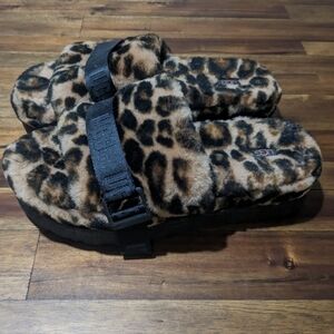 UGG  Leopard Platform Slippers Size 11